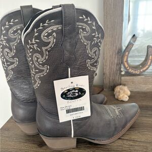 Sterling River Gray Western Boots